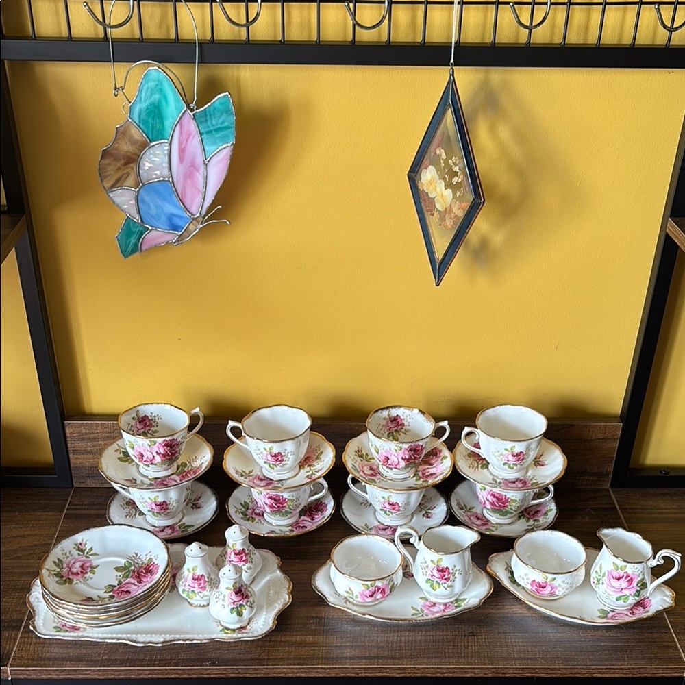 Royal Albert American Beauty tea set with Pink Roses